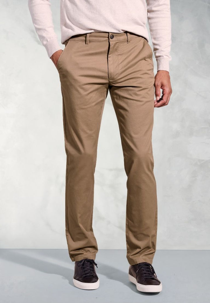 Brook Taverner Leo Chino Tan